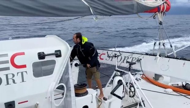 The Tea Route: Francis Joyon surfing at 38 knots across the Indian Ocean © IDEC Sport