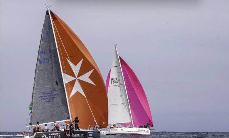 Start of the 45th Rolex Middle Sea Race ©RMYC / Andrea Azzopardi