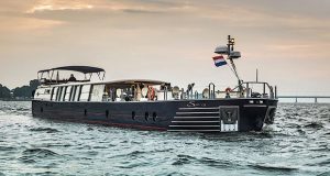 Savvy Luxury Superyacht Barge Lets You Cruise Canals©Peter Insull