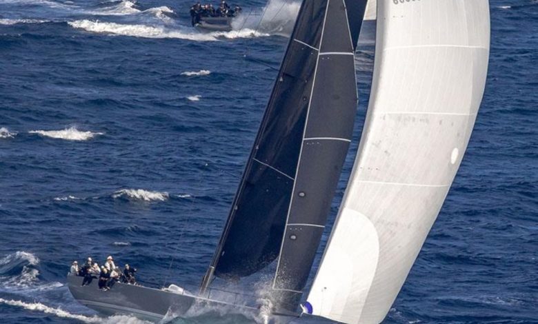 No Limit and Caro power home - photo © Bow Caddy Media