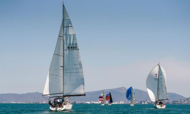 Kite run towards Townsville - SeaLink Magnetic Island Race Week ©Revolution Productions