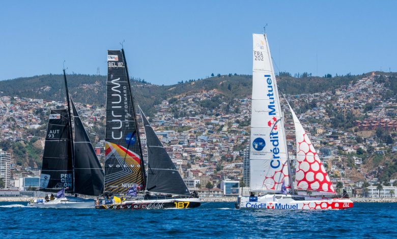 Globe40© 2021 La Bernik Graffik