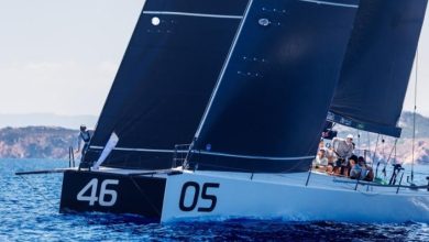Alpha+ (bow number 46) and Sled (bow number 05) duelling on the race course, Rolex TP52 World Championship - photo © Nico Martinez / 52 Super Series